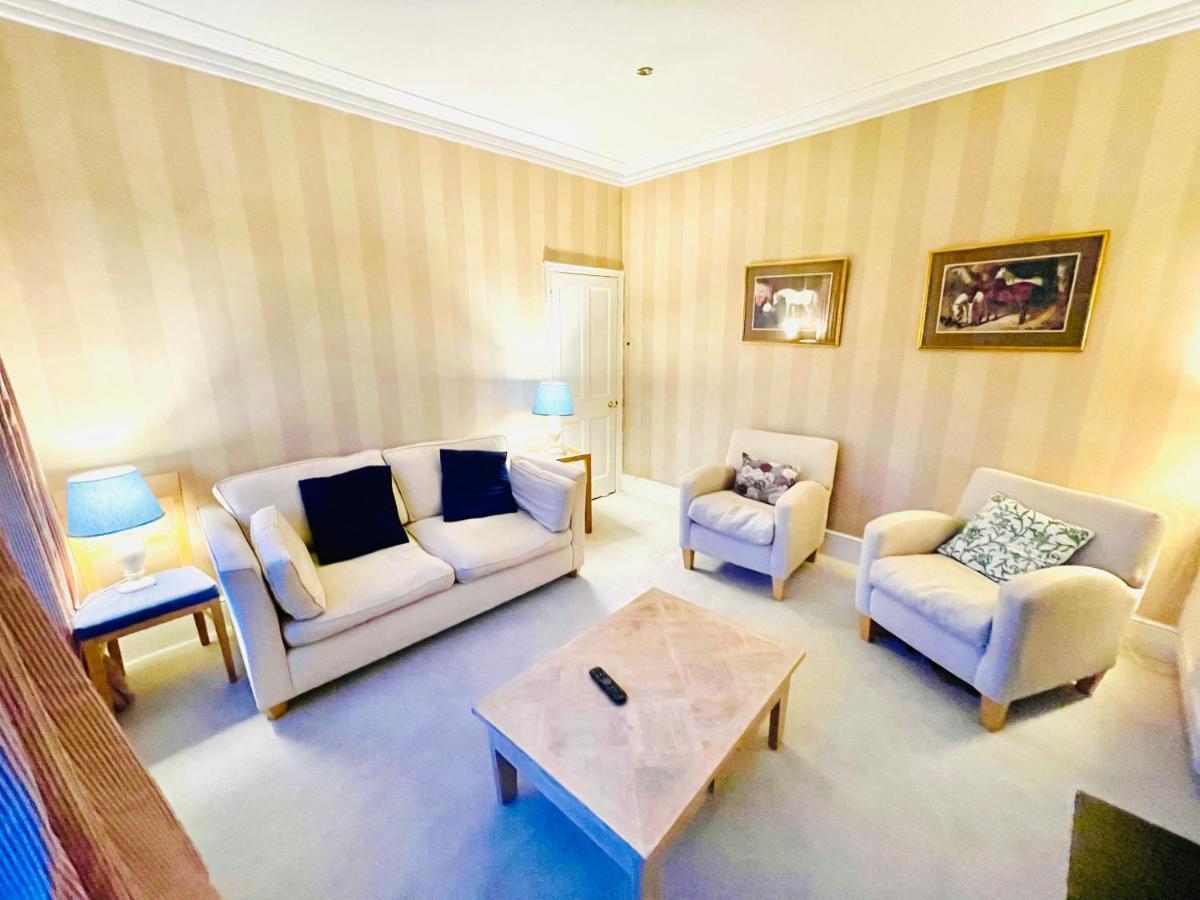 New Lovely 2-Bedroom Condo In Chelsea Londra Exterior foto